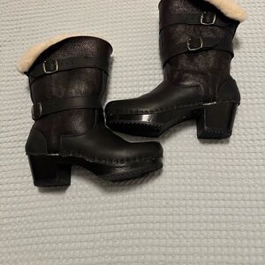 Women's Cozy Black Shearling-Lined Boots